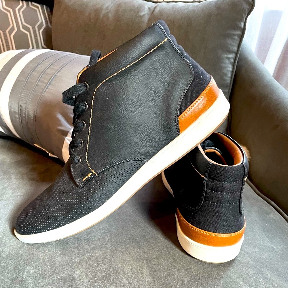STEVE MADDEN ! mid drift 2 tone leather